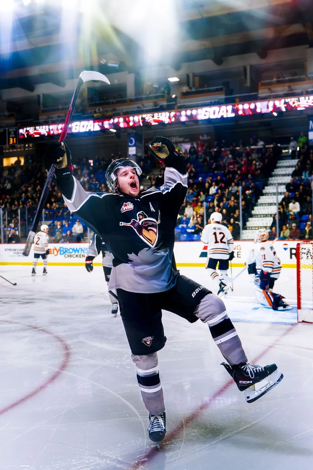 Vancouver Giants vs Kamloops Blazers wide action at Langley Events Centre